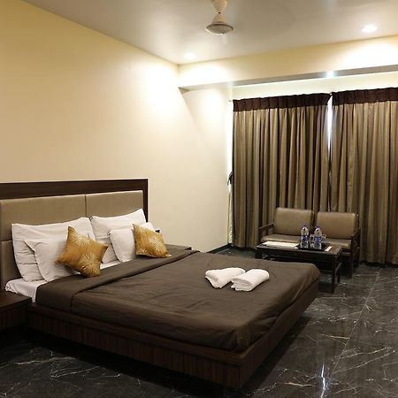 Hotel Jawahar Ulhasnagar Екстер'єр фото