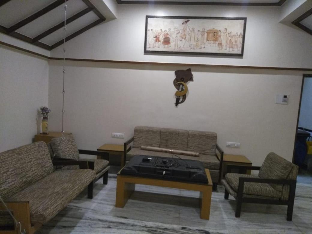 Hotel Jawahar Ulhasnagar Екстер'єр фото
