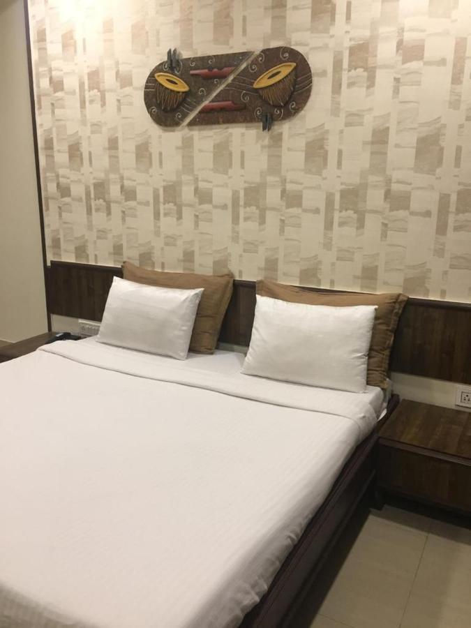 Hotel Jawahar Ulhasnagar Екстер'єр фото