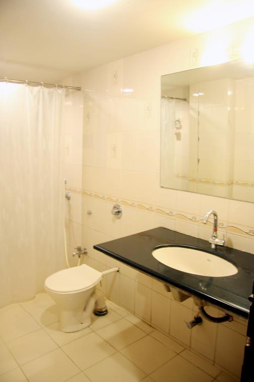Hotel Jawahar Ulhasnagar Екстер'єр фото