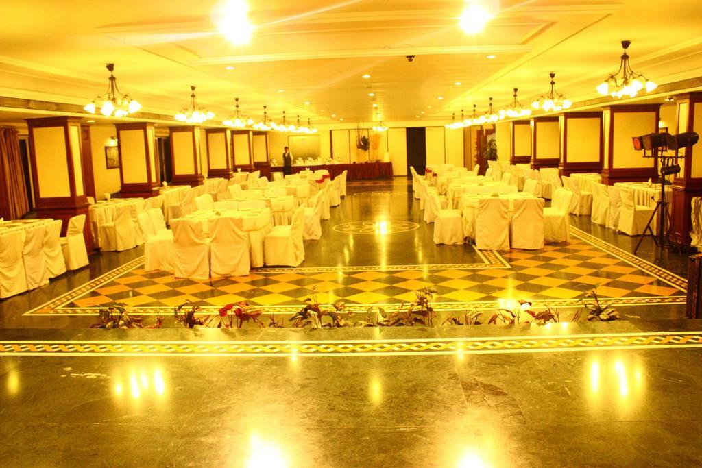 Hotel Jawahar Ulhasnagar Екстер'єр фото