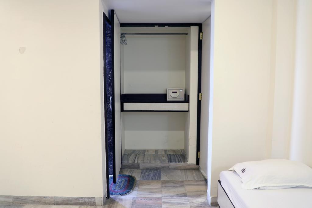 Hotel Jawahar Ulhasnagar Екстер'єр фото