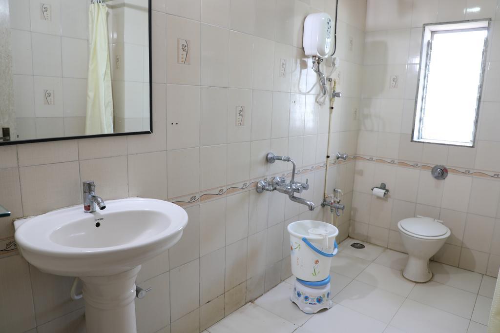 Hotel Jawahar Ulhasnagar Екстер'єр фото