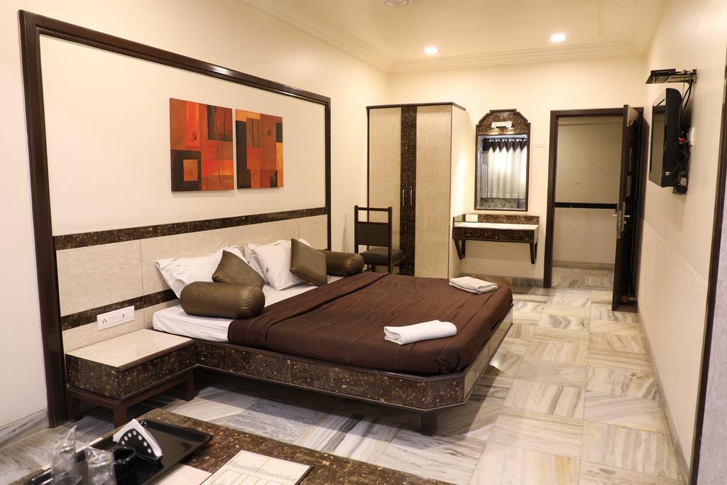 Hotel Jawahar Ulhasnagar Екстер'єр фото