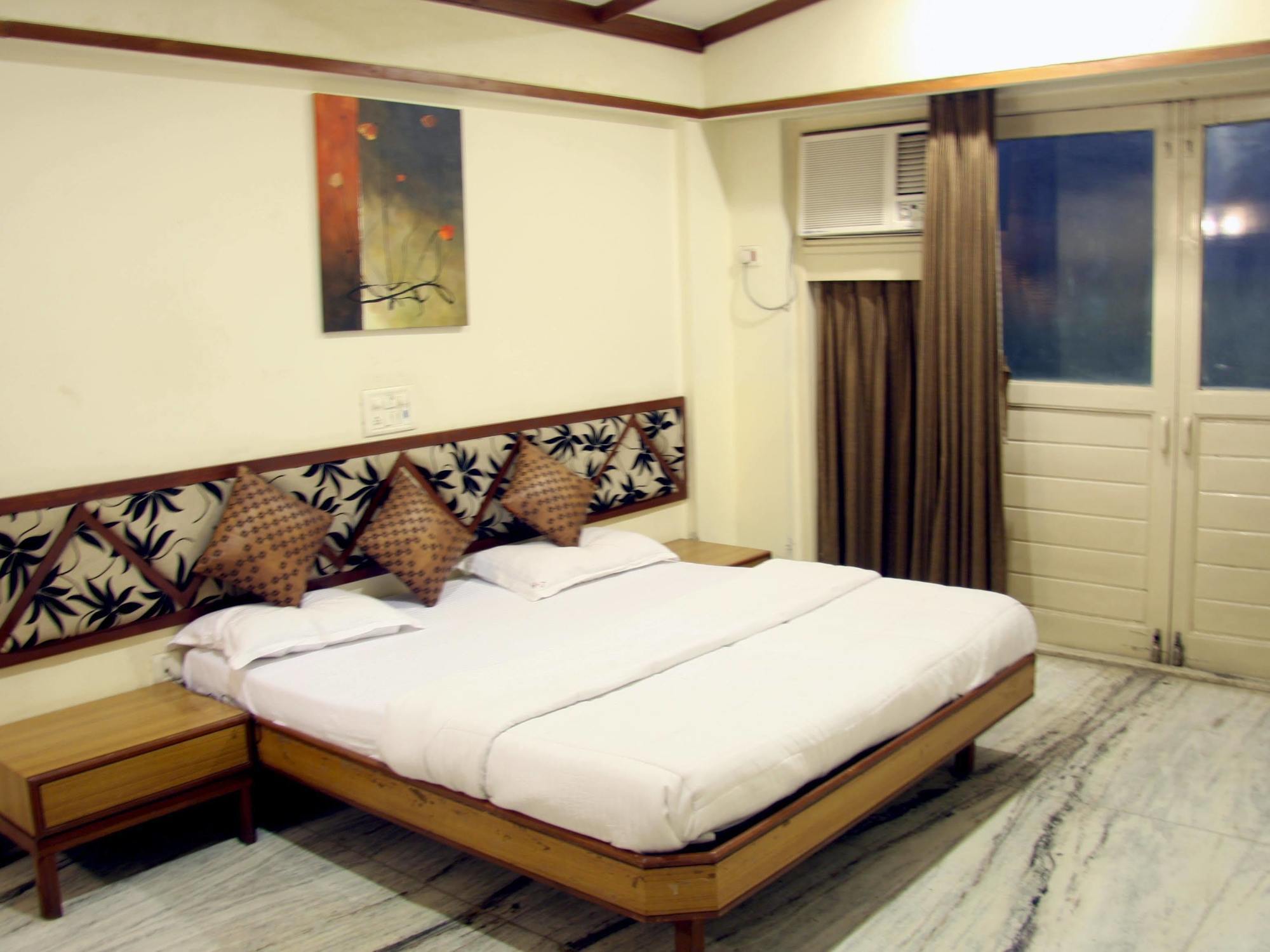 Hotel Jawahar Ulhasnagar Екстер'єр фото