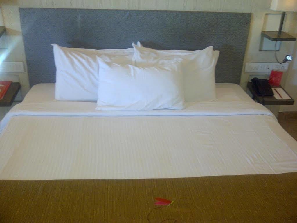 Hotel Jawahar Ulhasnagar Екстер'єр фото
